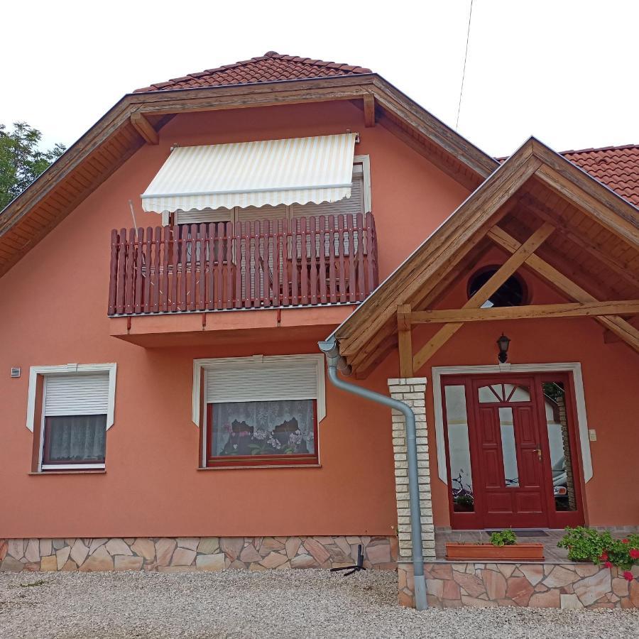 Livia Apartman Bük Εξωτερικό φωτογραφία